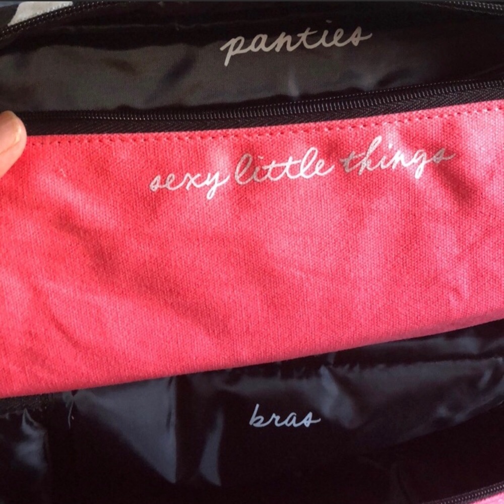 👙Victoria Secret’s Bra & Panty Traveler Bag👙 - Picture 5 of 8